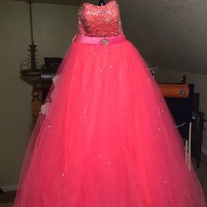 Prom/Beauty pageant dress.  Lace up back.